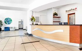 Breakfree Longbeach Resort